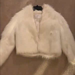 Faux fur! Very white and clean! Worn 1x!